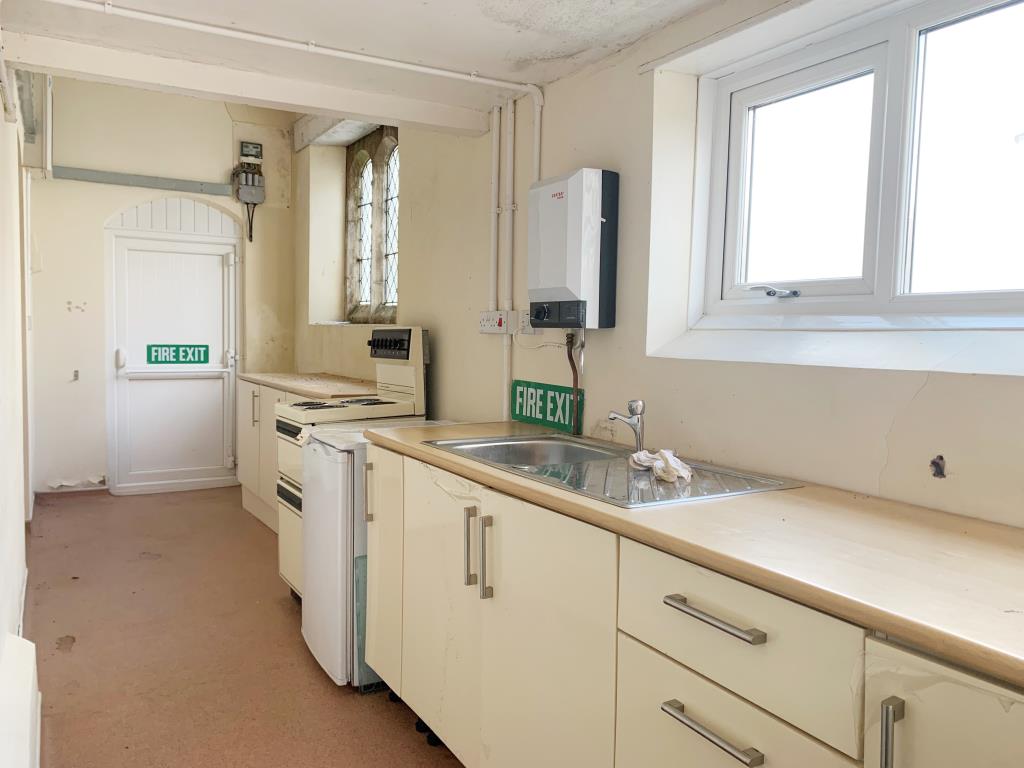 Lot: 21 - FORMER CHURCH HALL WITH POTENTIAL - Kitchen